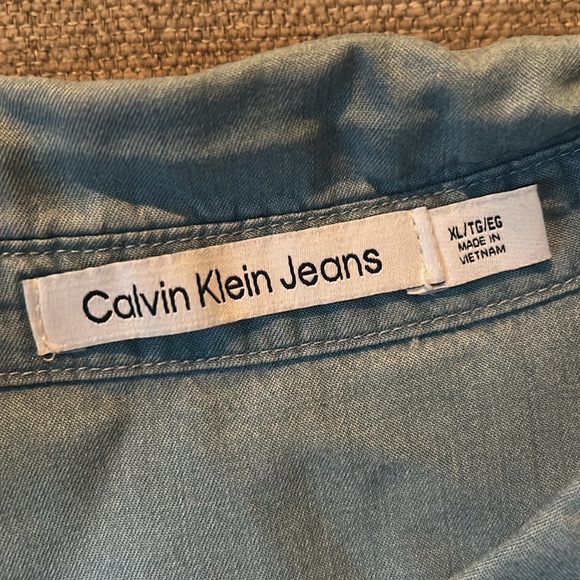 Ladies XL Calvin Klein button down top.  New without tags - Picture 2 of 5